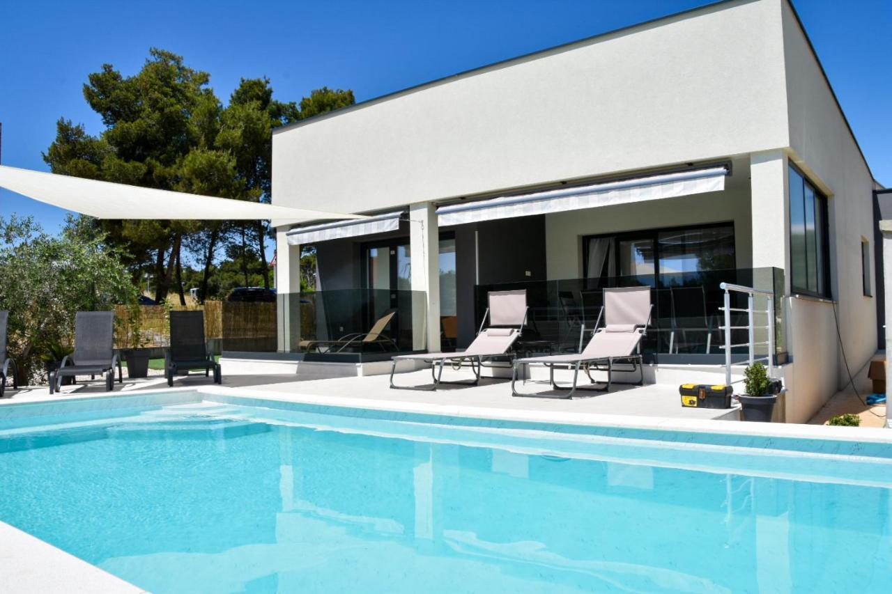 Villa Sportiva Zadar With Private Heated Pool Exterior photo